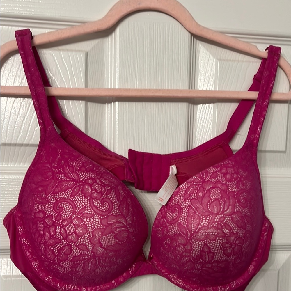 Cacique Pink Lace Underwire Bra with Adjustable Straps….  New without tags….